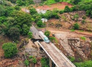 "El socavón se registra en el km 126 de la CA-1 Oriente." Foto: La Hora / CIV.