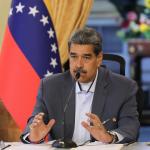 Fotografía cedida por el Palacio de Miraflores donde se observa al presidente de Venezuela, Nicolás Maduro, durante un Consejo de Defensa de la Nación, en Caracas (Venezuela. EFE/ Palacio de Miraflores