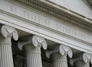 ARCHIVO - El edificio del Departamento del Tesoro, en Washington, el 4 de mayo de 2021. (AP Foto/Patrick Semansky, Archivo)