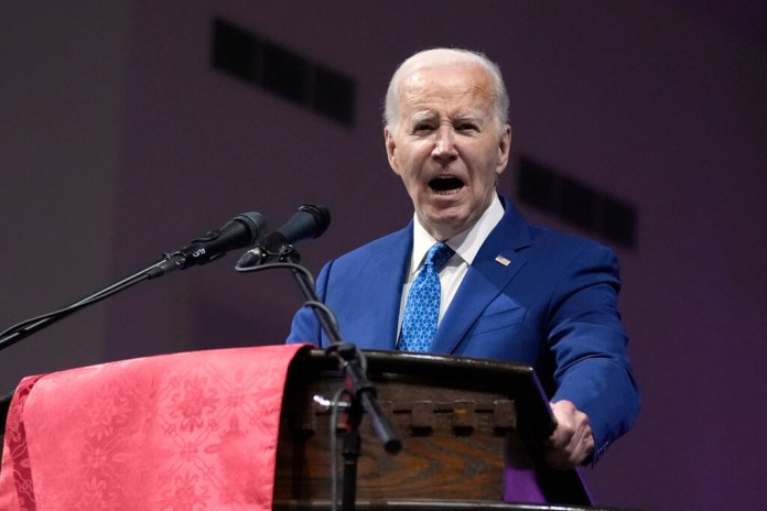 El presidente Joe Biden habla en un servicio religioso en Filadelfia (Foto AP/Manuel Balce Ceneta)