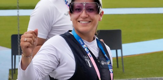 La guatemalteca Adriana Ruano tras la fase clasificatoria de la fosa de los Juegos Olímpicos de París, el miércoles 31 de julio de 2024, en Chateauroux, Francia. (AP Foto/Manish Swarup) Video/ Claro Sports