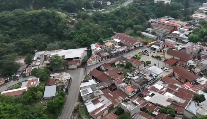 El presidente Arévalo realizó un recorrido en el municipio de Pastores luego del deslizamiento del 8 de julio 2024. (Foto: captura de video