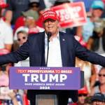 Donald Trump en Butler, minutos antes del intento de asesinato. EFE/EPA/DAVID MAXWELL