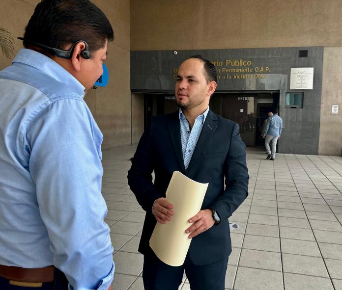 El exfuncionario se presentó a la oficinas del Ministerio Público el miércoles 17 de julio 2024. (Foto: Daniel Ramírez/La Hora)