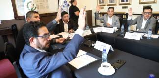 Varios integrantes de la comisión de Comunicaciones avalar dar dictamen favorable a la iniciativa de ley para disolver GUATEL. Foto: Congreso