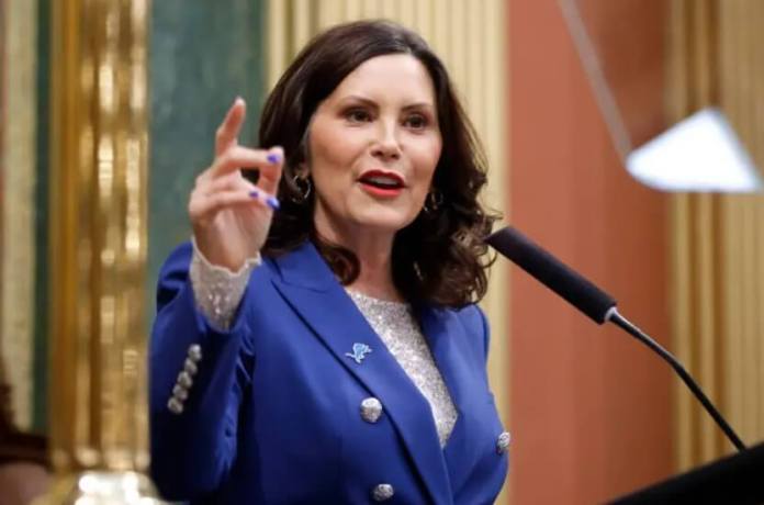 La gobernadora de Michigan, Gretchen Whitmer, pronuncia su discurso sobre el Estado del Estado. (Foto AP/Al Goldis, Archivo)