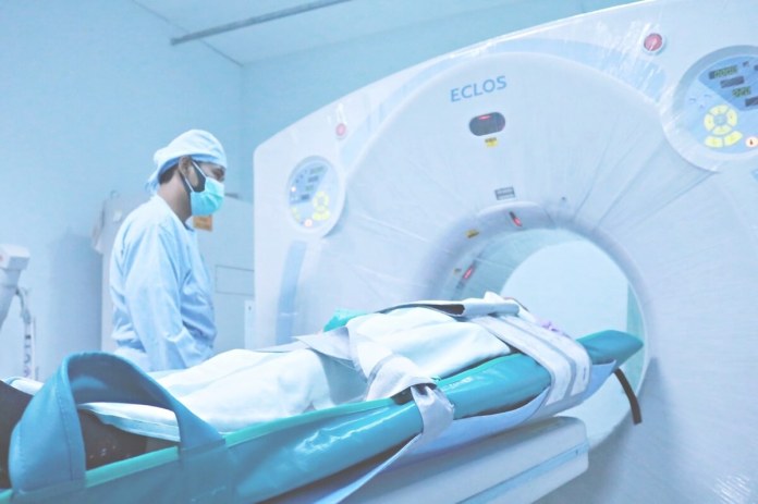 El Hospital Roosevelt presenta problemas para el diagnóstico de imágenes por tomografía. Foto: Mufid Majnun en Pixaba