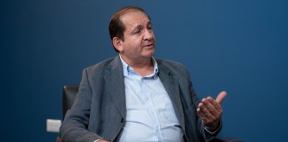 Luis Fernando Andrade, analista y exembajador, cree que la política externa de Guatemala debe tener cambios. Foto: La Hora / Álvaro Alvarado.