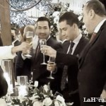 Jairo Ponce, Miguel Martínez y Alejandro Giammattei, durante un brindis en una boda. Foto Plaza Pública / Redes Sociales - Diseño La Hora / Roberto Altán
