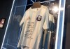 El partido de semifinal de la Copa Mundial de la FIFA 1986 de Diego Maradona, usado y firmado por la camiseta de Argentina. EFE/EPA/SARAH YENESEL