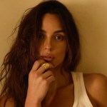 Adria Arjona dentro de la lista de los "50 más bellos de People en Español. Foto: Instagram Adria Arjona.