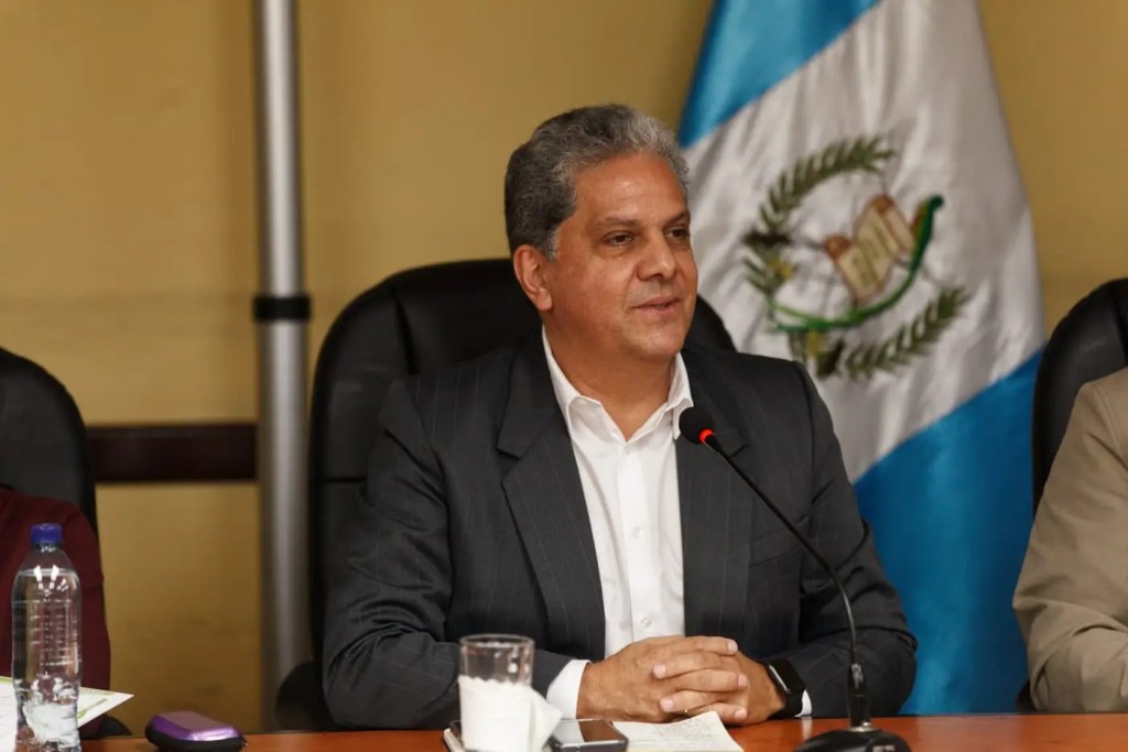 Oscar Cordón, ministro de Salud Pública y Asistencia Social (MSPAS), quien renunció por problemas de salud. FOTO: Archivo. La Hora