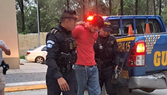 Alias “colocho” fue capturado tras robar un furgón en Amatitlán. Foto: PNC / La Hora.