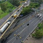 Intersección entre la CA9 sur e ingreso a Villa Nueva. En el sur de la metrópoli se han reportado retumbos. En el invierno del año pasado quedó demostrada la vulnerabilidad de las carreteras en esa área. Foto La Hora / Municipalidad de Villa Nueva.