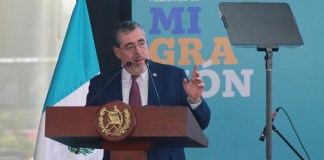 Bernardo Arévalo, presidente de Guatemala, en la inauguración de la 21 edición de la Feria Internacional del Libro en Guatemala (Filgua 2024). Foto: José Orozco