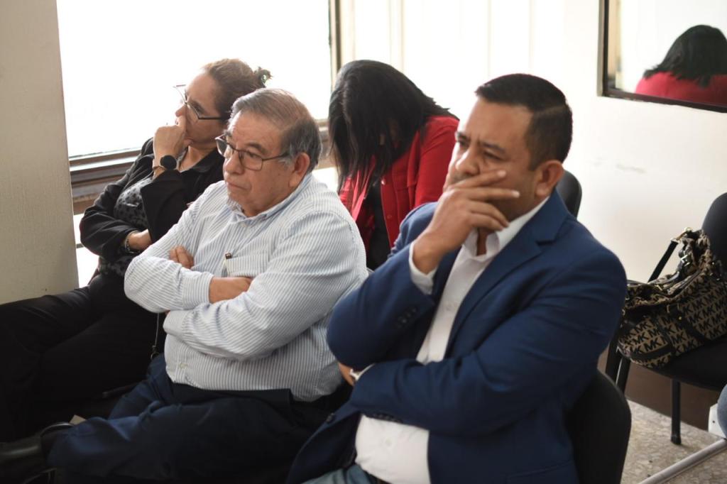Edwin Rodas, exviceministro de energía y minas, escucha la condena que se dictó en su contra. Foto: Fabricio Alonzo