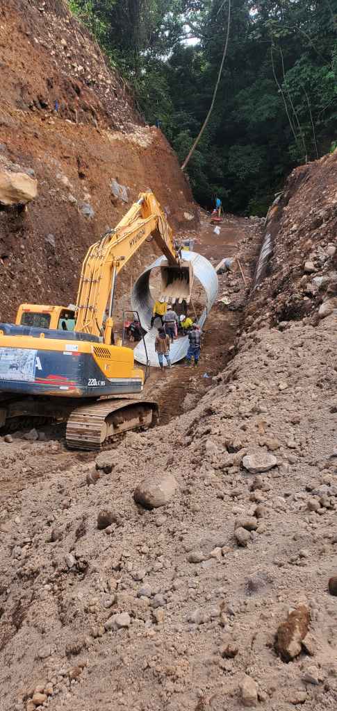 El Ministerio de Comunicaciones y el Cuerpo de Ingenieros del Ejército han coordinado los trabajos en el kilómetro 44 de la autopista Palín - Escuintla. Foto: Cortesía