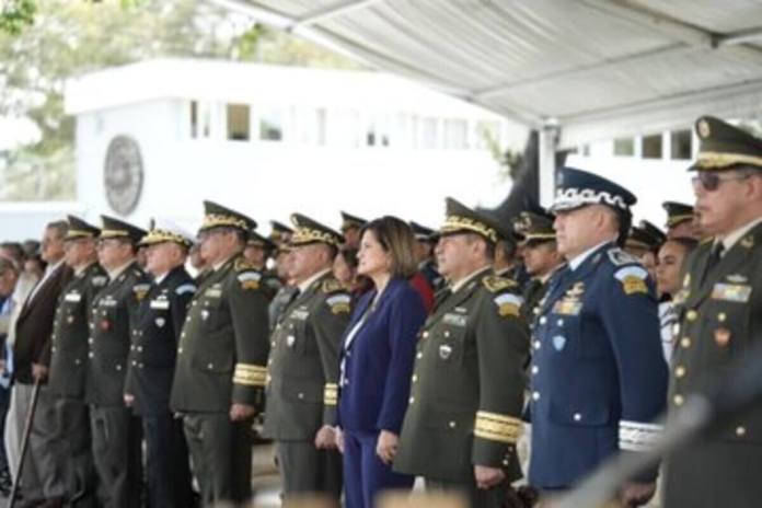 La vicepresidenta Karin Herrera, participó esta mañana en la actividad del 50 aniversario del Cuerpo de Ingenieros del Ejército. Foto: Vicepresidencia