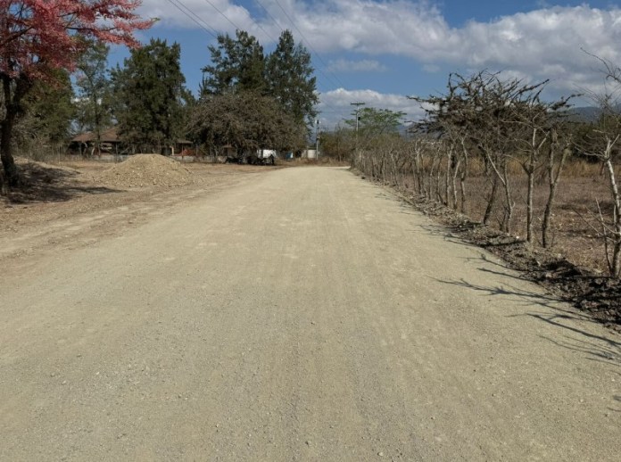 Camino rural de Baja Verapaz. Este año las municipalidades han adjudicado más de Q357 millones para estas rutas. Foto: La Hora /SNIP. 