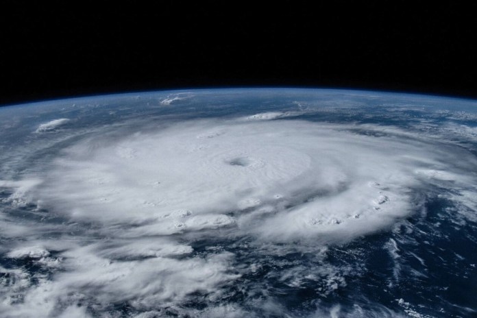 Fotografía tomada el lunes 1 de julio por el astronauta Matthew Dominick desde la Estación Espacial Internacional donde se muestra el huracán Beryl durante su paso por el Caribe. EFE/Matthew Dominick/NASA