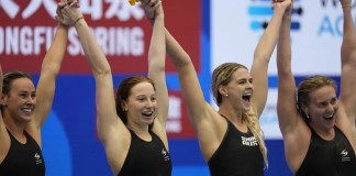 Integrantes del equipo australiano en los mundiales de natación de Fukuoka (Japón), en 2023. EFE/EPA/FRANCK ROBICHON