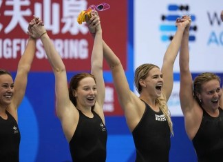 Integrantes del equipo australiano en los mundiales de natación de Fukuoka (Japón), en 2023. EFE/EPA/FRANCK ROBICHON