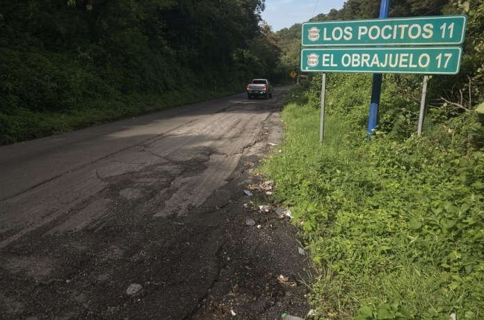 Por la rehabilitación del tramo se pagaron Q23 millones, pero el trabajo está inconcluso. Foto: La Hora / José Orozco. 