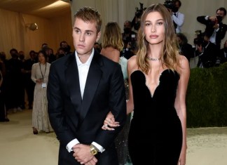 ARCHIVO - Justin Bieber, izquierda, y Hailey Bieber asisten a la gala de beneficencia del Instituto del Vestido del Museo Metropolitano de Arte el 13 de septiembre de 2021, en Nueva York. (Foto de Evan Agostini/Invision/AP, archivo)