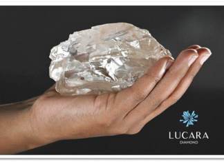 La compañía canadiense Lucara Diamonds halló en Botsuana un diamante de 2.492 kilates que se sitúa como el segundo más grande descubierto hasta la fecha en el mundo, y está previsto que se presente este jueves al presidente del país, Mokweetsi Masisi. EFE/CNW Group/Lucara Diamond Corp
