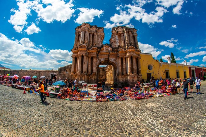 Según el INGUAT entre enero y junio del 2024, Guatemala recibió a 1,493,037 turistas extranjeros, un aumento de 204,159 visitantes en relación al primer semestre de 2023. Foto La Hora / INGUAT.