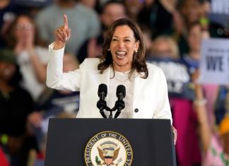 "Determinación": el video del partido Demócrata para cautivar el voto latino por Harris La candidata presidencial demócrata, la vicepresidenta Kamala Harris, habla en un mitin de campaña el miércoles 7 de agosto de 2024 en Romulus, Michigan (Foto AP/Carlos Osorio)