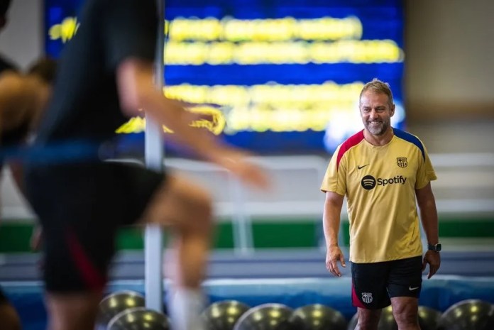 Fotografía cedida por el Fútbol Club Barcelona del entrenador del Barcelona Hansi Flick durante un entrenamiento en Annapolis, Maryland (EE. UU.). EFE/ Marc Graupera/Fútbol Club Barcelona/