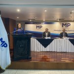 El secretario general del MP, Ángel Pineda, acompañó a los fiscales de la FECI para informar sobre el secuestro del padrón electoral. Foto: José Orozco
