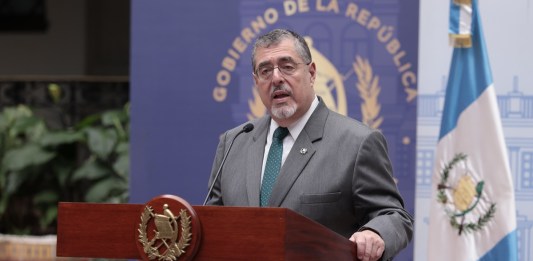 El presidente Bernardo Arévalo acumula tres solicitudes de antejuicio en su contra. La FECI ahora anunció que pidió una solicitud de retiro de inmunidad por un nuevo caso. Foto: Flickr Gobierno de Guatemala