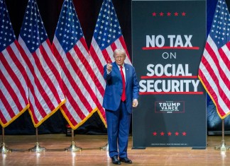 Foto de archivo del expresidente de EE.UU. Donald Trump. EFE/SEAN MEYERS