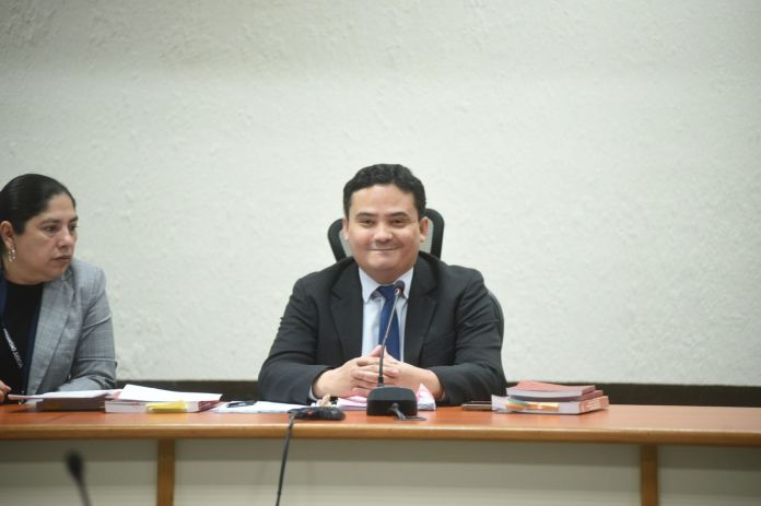 Fredy Orellana debe espera decisión de CSJ para saber si continúa al frente del Juzgado Séptimo Penal o cambia de judicatura. Foto: Fabricio Alonzo