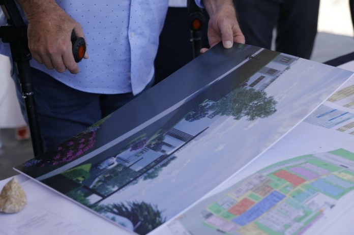 Fotos Gobierno de Guatemala FlickrEn la foto se ve como se supone que se vería el Hospital de San Benito Petén. 