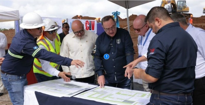 El exmandatario acudía a las obras para verificar el avance. Foto: AGN. 