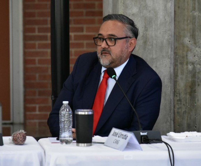 José Urrutia, representante del CANG en la Comisión de Postulación de la CSJ, arremetió contra observadores de la OEA, por solicitar una reunión con decanos. Foto: Daniel Ramírez