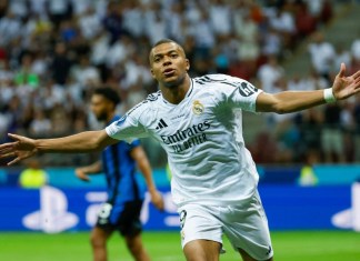 El delantero francés del Real Madrid Kylian Mbappé celebra su gol durante la disputa de la Supercopa de Europa de fútbol que Real Madrid y Atalanta juegan este miércoles en el Estadio Nacional de Polonia, en Varsovia.EFE/ Mariscal