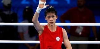 Yu Ting Lin of Taiwan wins against Esra Yildiz Kahraman of Turkey their Women's 57kg semifinal of the Boxing competitions in the Paris 2024 Olympic Games, at Roland Garros in Paris, France, 07 August 2024. (Francia, Turquía) EFE/EPA/YOAN VALAT