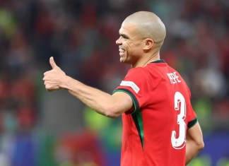¡Gracias Pepe! El central portugués anunció su retiro como futbolista profesional a sus 41 años El defensa portugués Pepe. EFE/EPA/Christopher Neundorf/Archivo