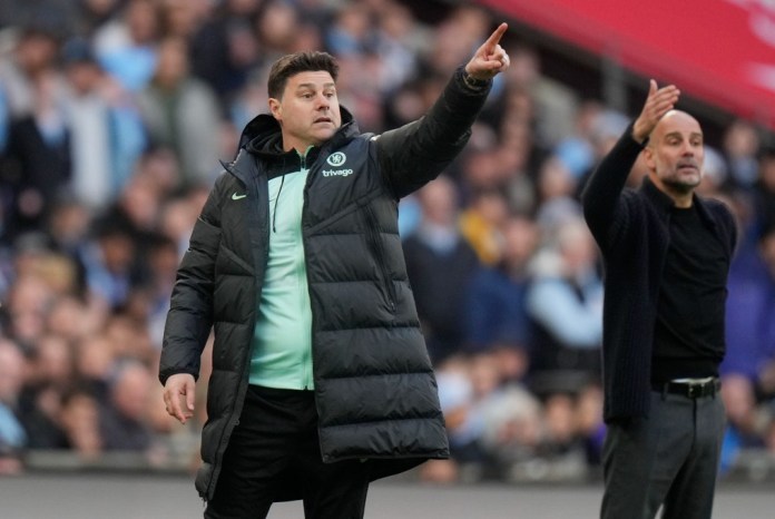 Foto del sábado 20 de abril del 2023, el entrenador del Chelsea Mauricio Pochettino y Pep Guardiola del Mánchester City en la semifinal de la Copa FA. El jueves 15 de agosto del 2023, Pochettino está finalizando acuerdo para convertirse en nuevo seleccionador de Estados Unidos. (AP Foto/Alastair Grant)