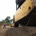 Los trabajos en el km 44 de la autopista Palín-Escuintla siguen, a pesar de que ya se habilitó el paso en al menos un carril. Foto: CIV.