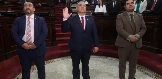 El abogado Carlos Sandoval fue juramentado por el Congreso como director general del IDPP. Foto: José Orozco.