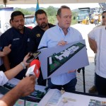 El expresidente Alejandro Giammattei y autoridades de su gobierno acuedieron a mediados de 2023 a la supervisión del Hospital de San Benito Petén. La obra no se ha terminado. Foto Gobierno de Guatemala Flickr