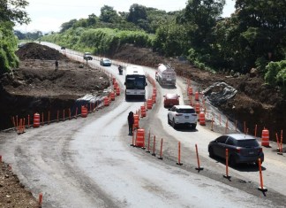 Trabajos del CIV en el Km 44 de la autopista Palín-Escuintla. Al ejecutivo le ha costado arrancar con las obras de infraestructura este año. Foto: CIV.