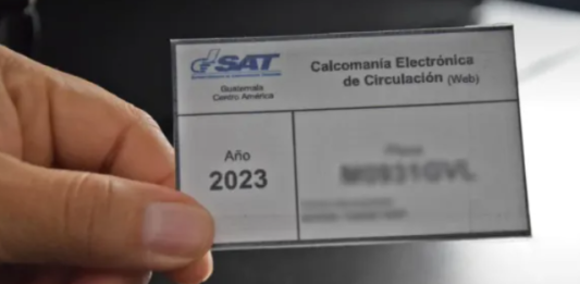 La calcomanía de circulación del 2023 venció el 31 de julio 2024. Foto: archivo/La Hora