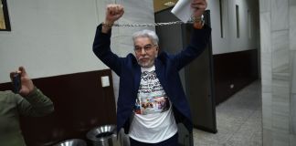 Rabbé utilizó publicaciones de diferentes medios de comunicación para justificar su actuar con acciones realizadas por Mario Taracena. Foto: Fabricio Alonzo
