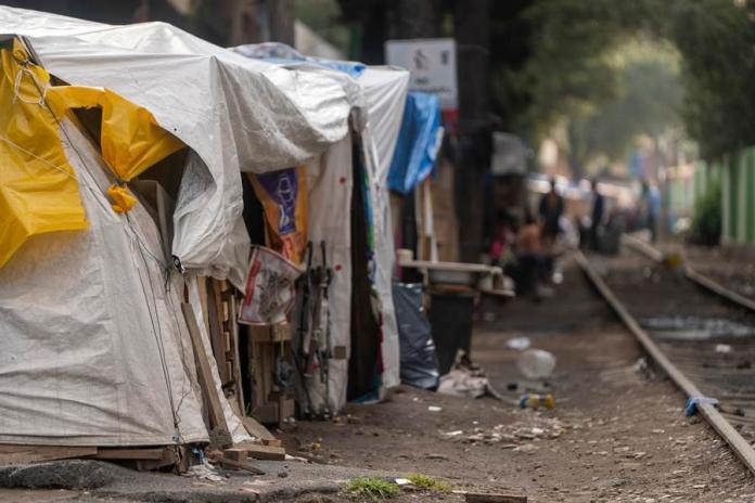 Fotografía cedida este martes por Médicos Sin Fronteras (MSF) de un campamento improvisado de migrantes en la Ciudad de México (México). EFE/MSF/